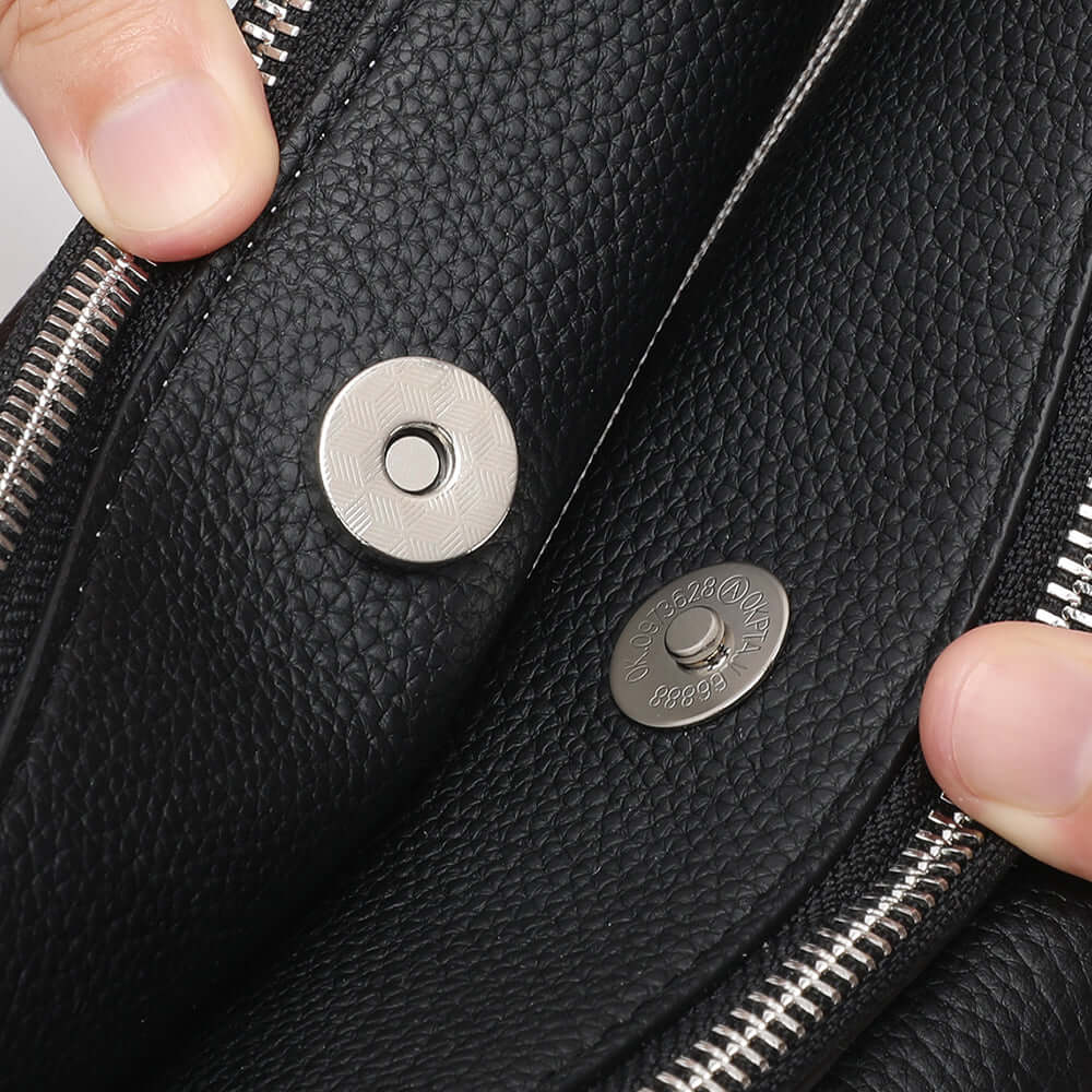 Details of the black leather bag.