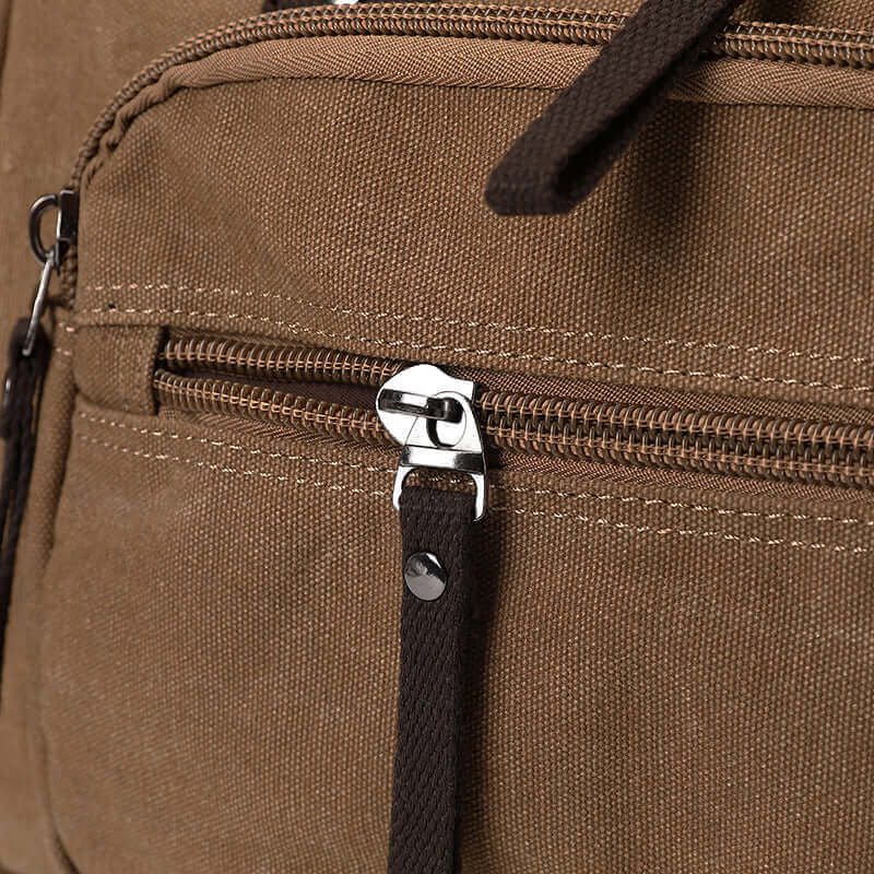 Details of the canvas travel bag.