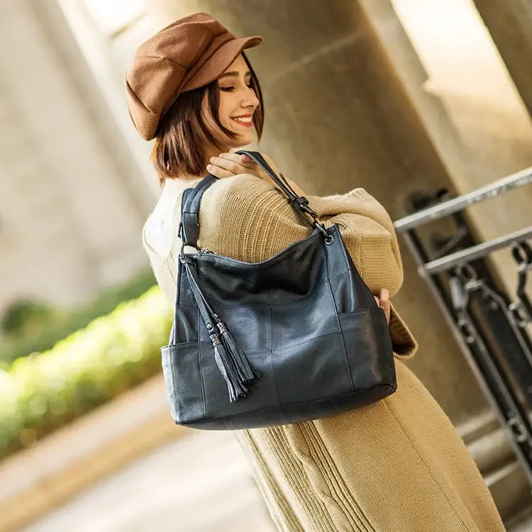 Casual leather shoulder bag ideal for daily wear