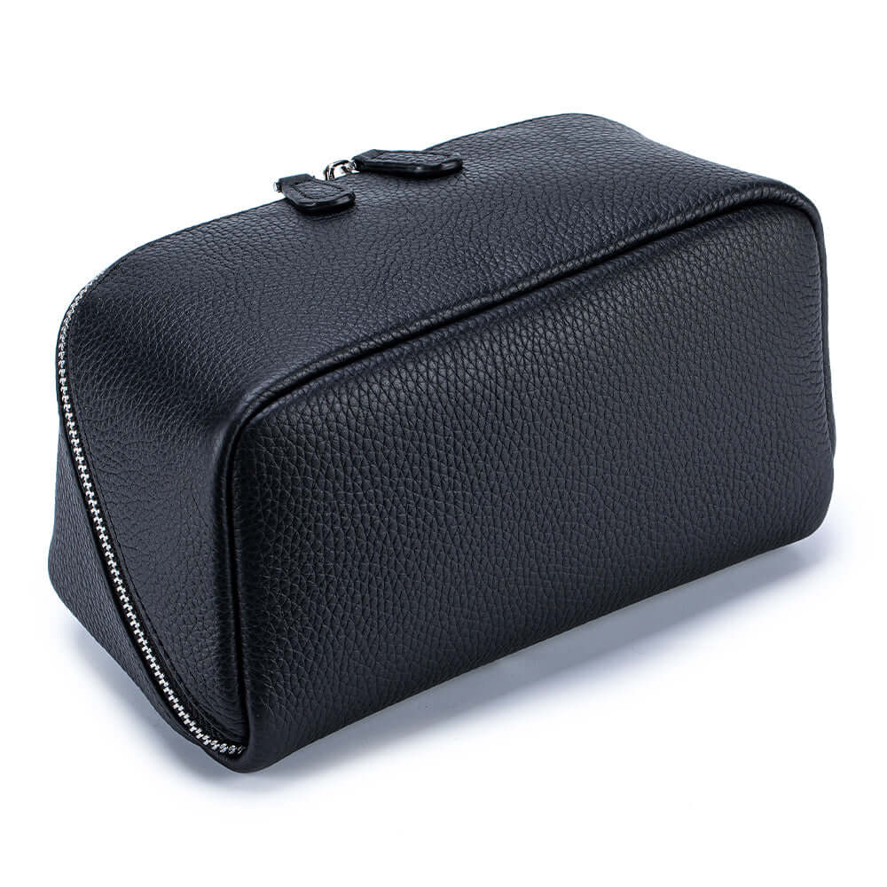 Interior layout of cosmetic storage bag