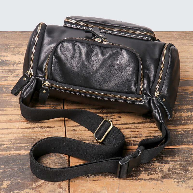 adjustable strap of multi-way men’s leather bag