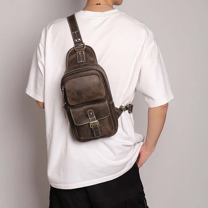 Casual men’s leather crossbody sling bag – perfect for travel, commuting, or daily carry.