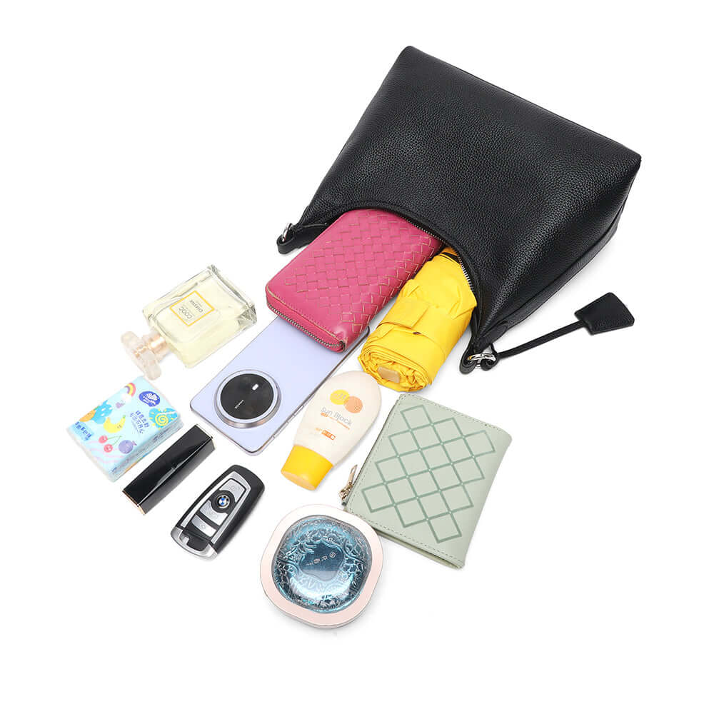 Large capacity interior for daily items