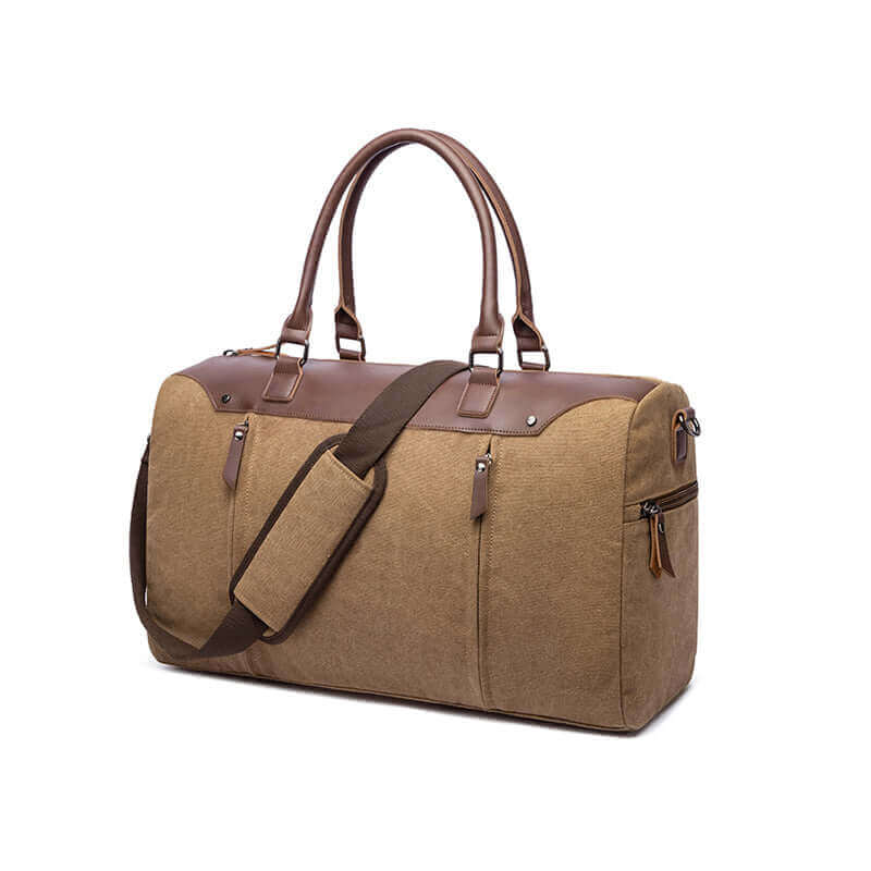 Men’s canvas weekender bag for short trips.