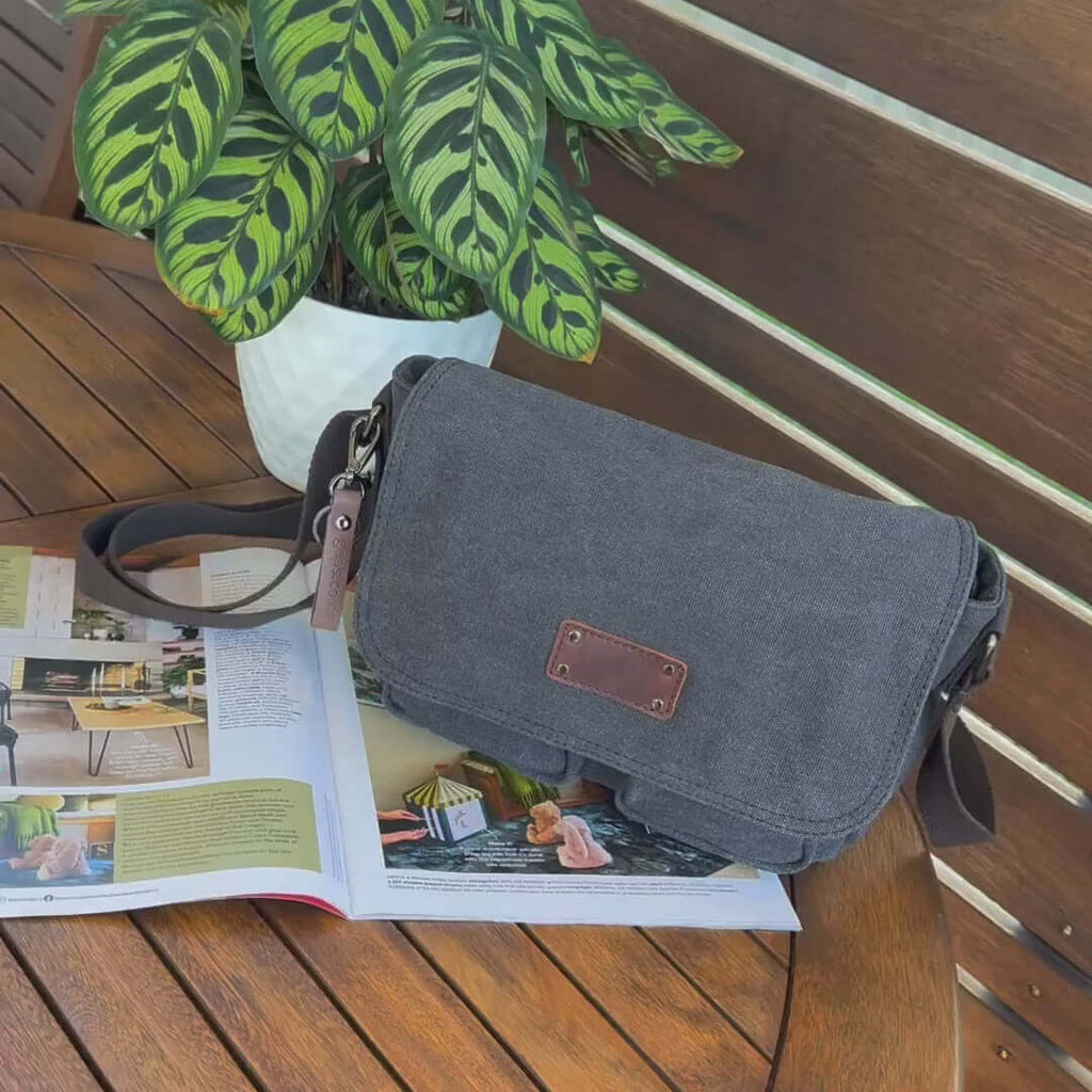 Vintage Canvas Flap Carossbody Bag – Shoulder Bag for Everyday Use