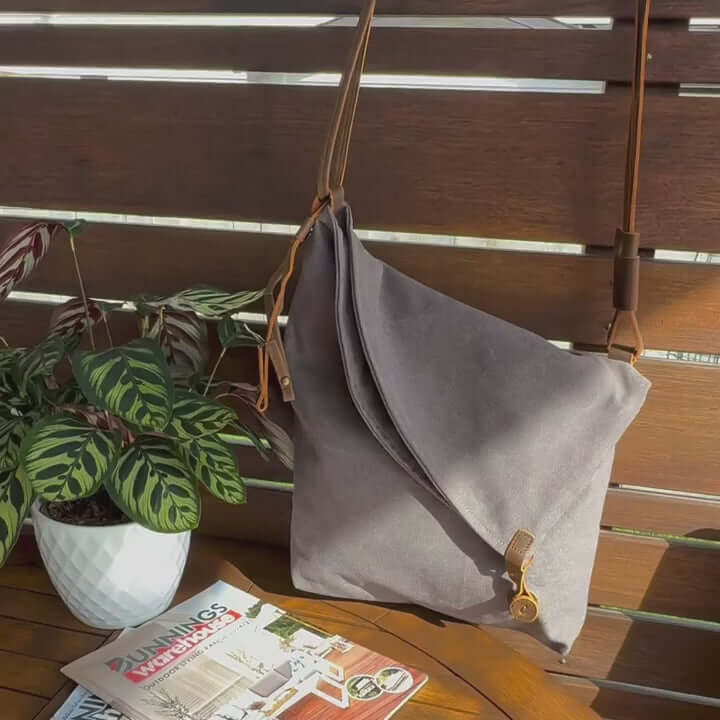 Canvas Crossbody Bag – Casual Everyday Style