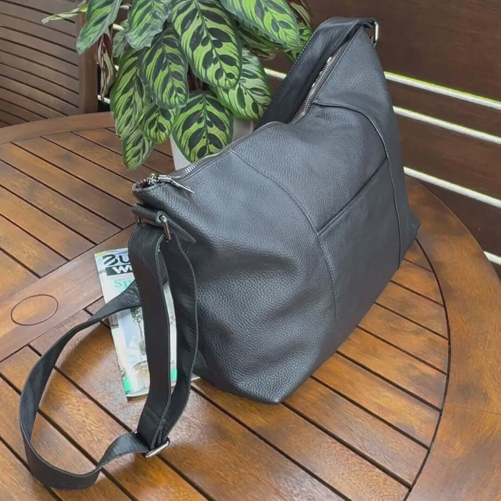 Women's Leather Shoulder Bag - Stylish & Spacious for Everyday Use