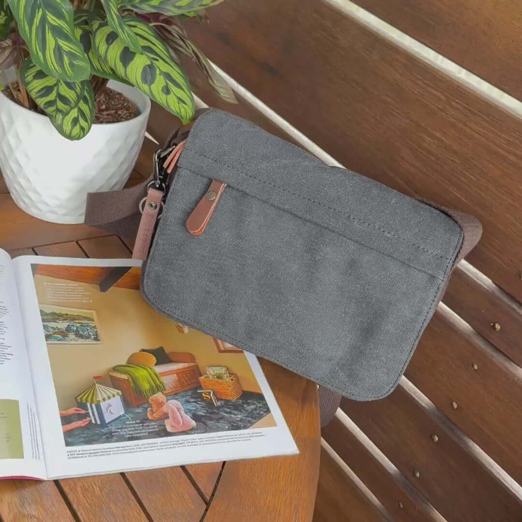 Lightweight Canvas Crossbody Bag – Everyday Messenger Bag