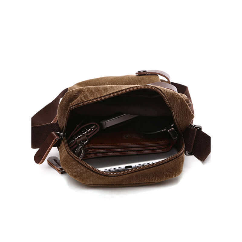 Internal structure of the canvas small crossbody bag.