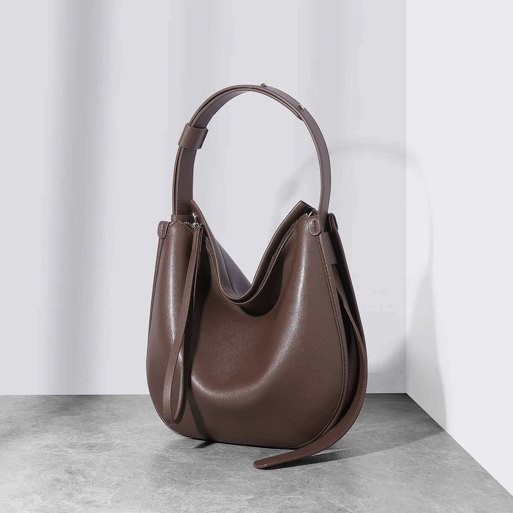 Stylish leather handbag for daily use and commuting.