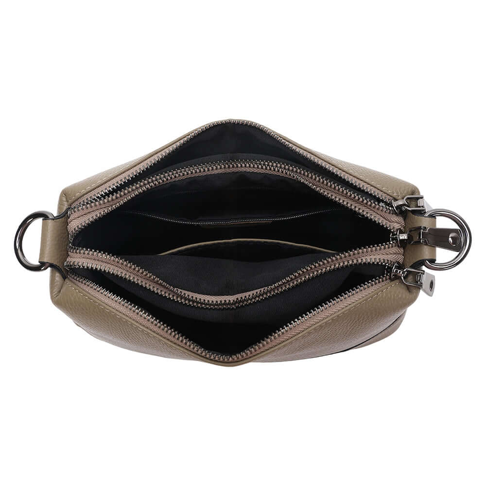 Open view displaying interior pockets.