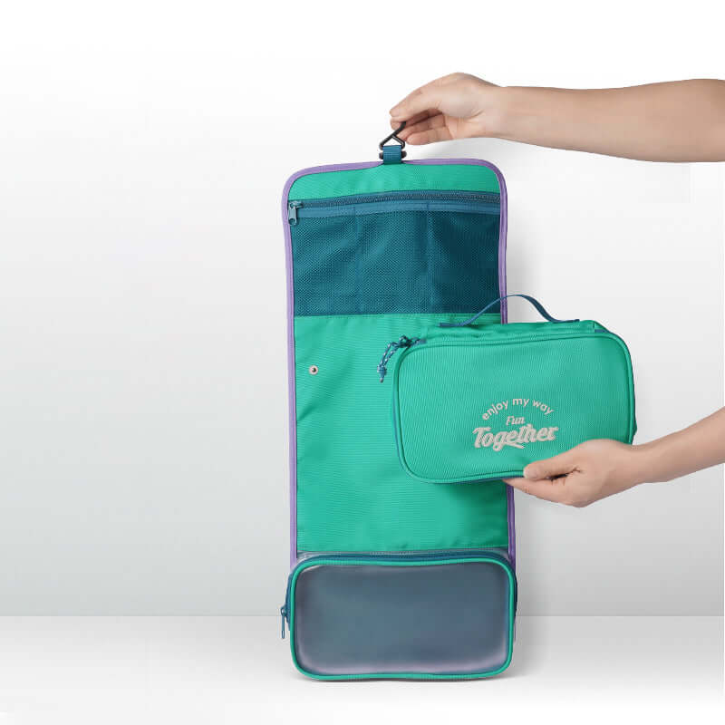 Detachable pouch of hanging travel toiletry bag