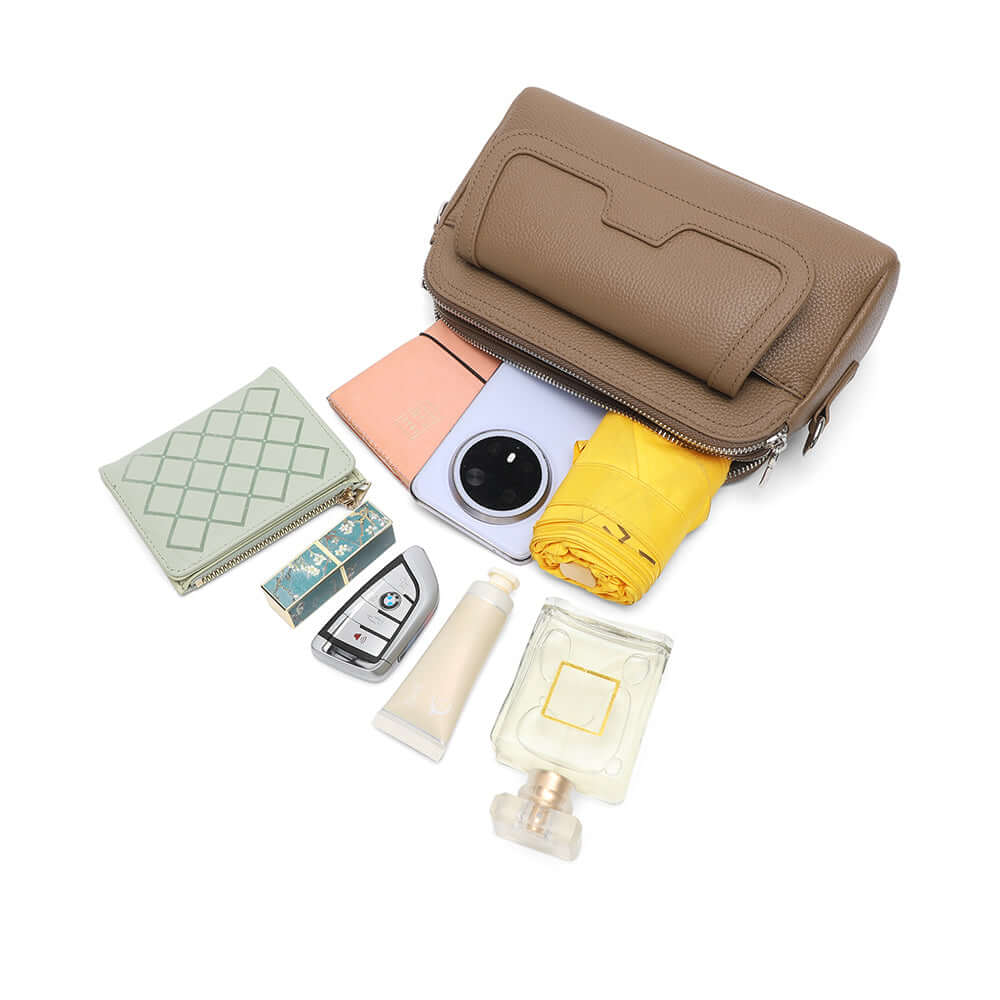 Women’s daily style leather crossbody bag.