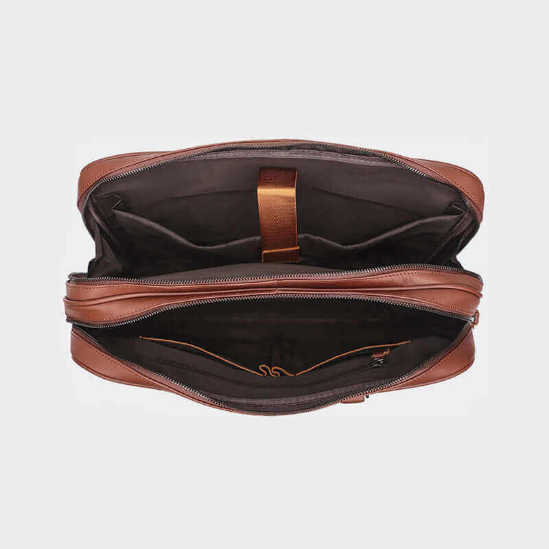 The internal structure of a genuine leather work bag