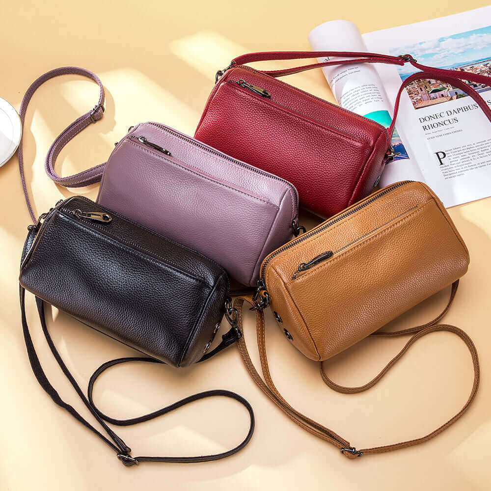 Small leather shoulder bag for women, ideal for daily use and stylish outings.